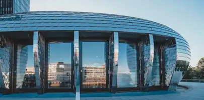 Медичне страхування в ЄС не завжди покриває лікування під час подорожей: що потрібно знати українцям