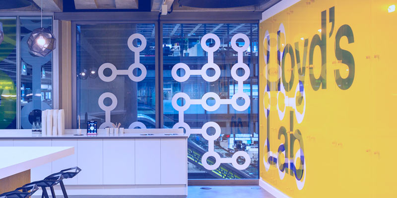 Lloyd�s ������ 12 ��������-�������� � ������ 15-�� ������ ������������ Lloyd�s Lab