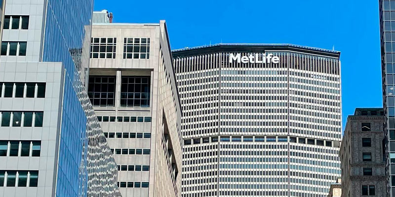 MetLife ��������� �������� ������� �� $10 ���� �� ��������� ��� ������� ��������