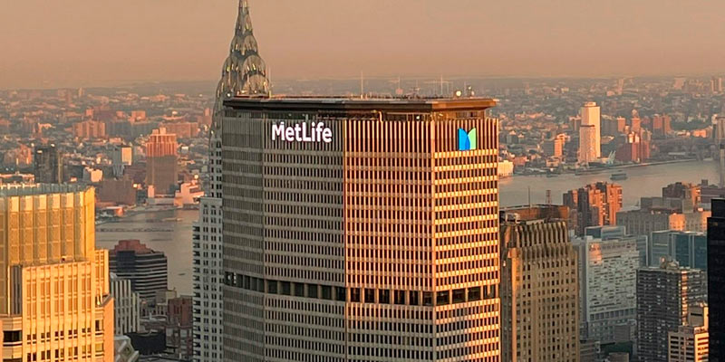 MetLife ��������� ��������� �������� � ��������� �������� PineBridge Investments