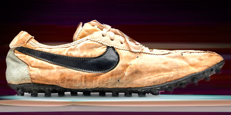 ����� ������� ��������� Moon Star Shoes, ����� ��������� ��� Nike Moon Shoes. � 2021 ���� ��� ���� ���� ������� �� �������� Sotheby�s �� $1,47 ���