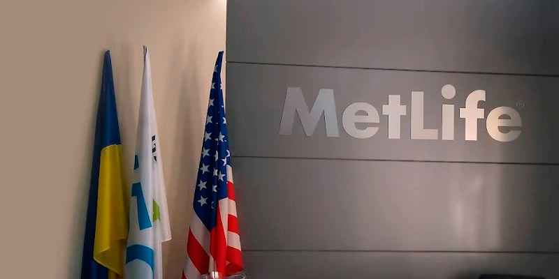 MetLife ������ ����� 3 ���� ��� ��������� ����� � �������� ������ ����� � ������ �� 50%